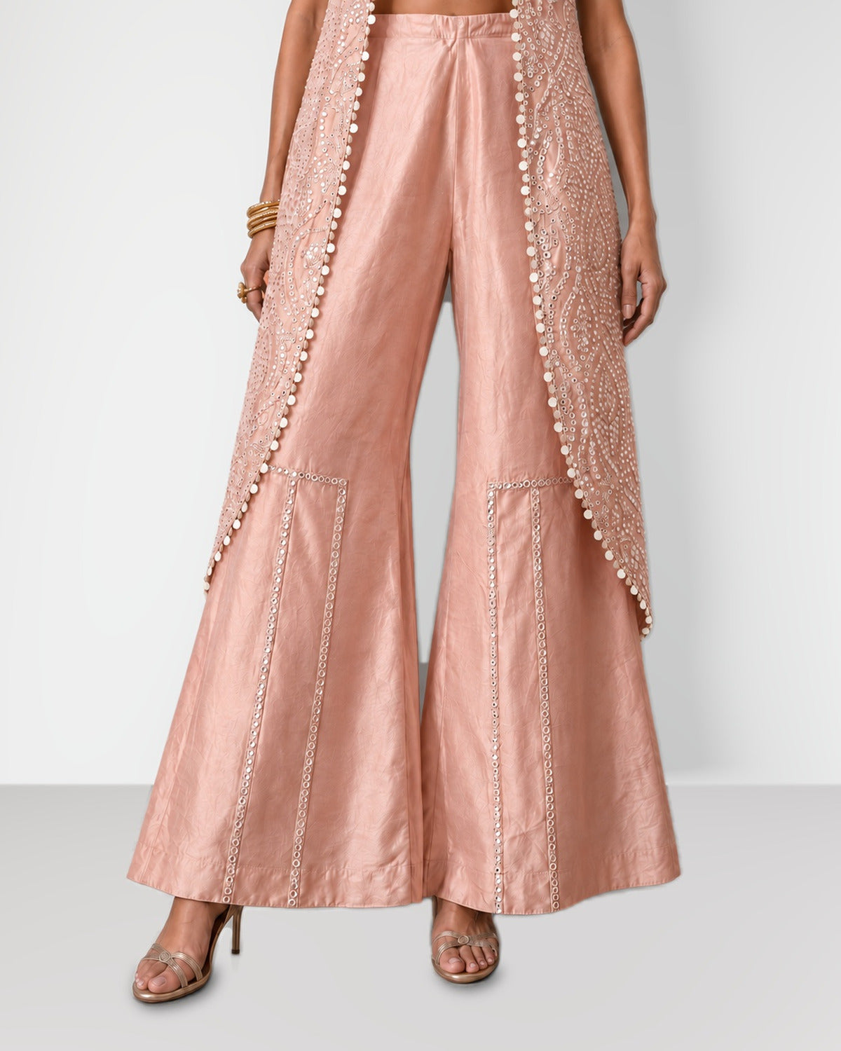 Blush pink mirror work cape set with bandeau and wide-leg pants, Aina Karée – view 3